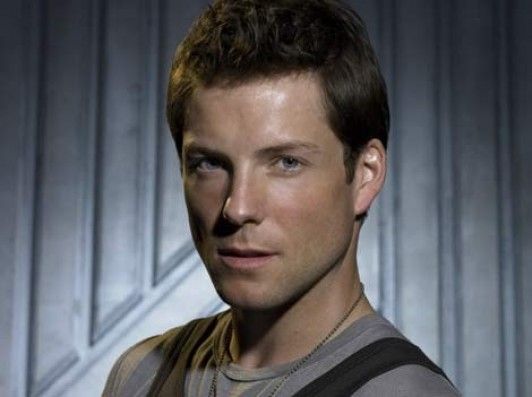 Apollo, les yeux revolvers