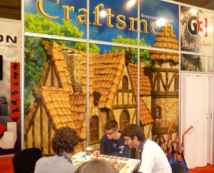 Vous ne voyez pas le nuage de fumée noire au dessus de la table et les trois cheminées ? MOI SI !