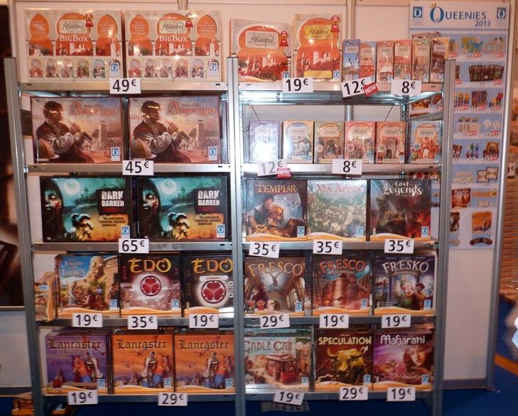 Ah, une cache à munitions ! NON le stand des Queenies !