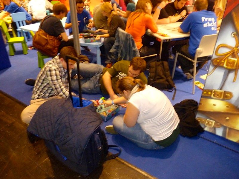 Comme d'habitude, en fin de journée, le salon était blindé du sol au plafond...