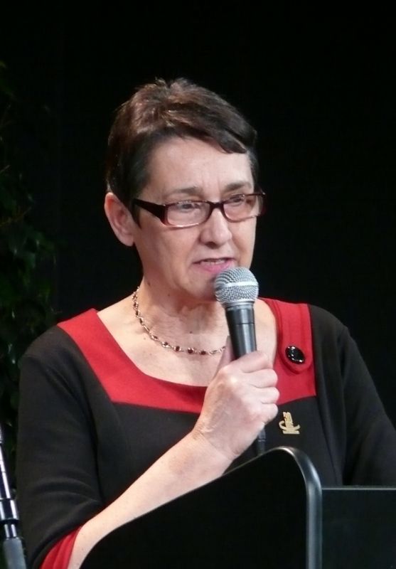 NON ! Marcus, dans jeu de société il y a SOCIETE, dans jeu vidéo y a que des gros geek barbus...