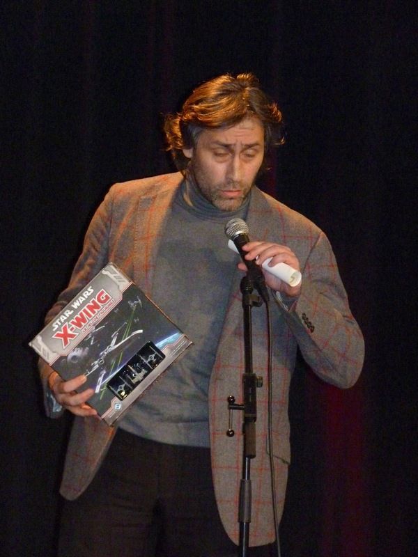 Hum, Rhum, j'aimerais faire une déclaration à tous les barbus anonymes... Je suis une star du...