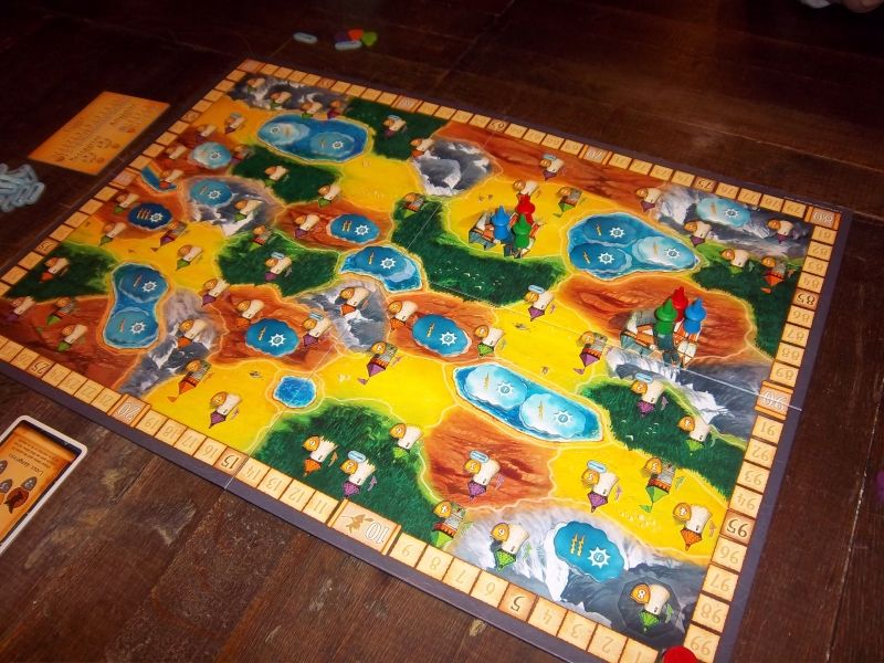 Le plateau avant de commencer... oui, je sais, les pions scores sont mal placés, bon ça va hein !  on a corrigé après.