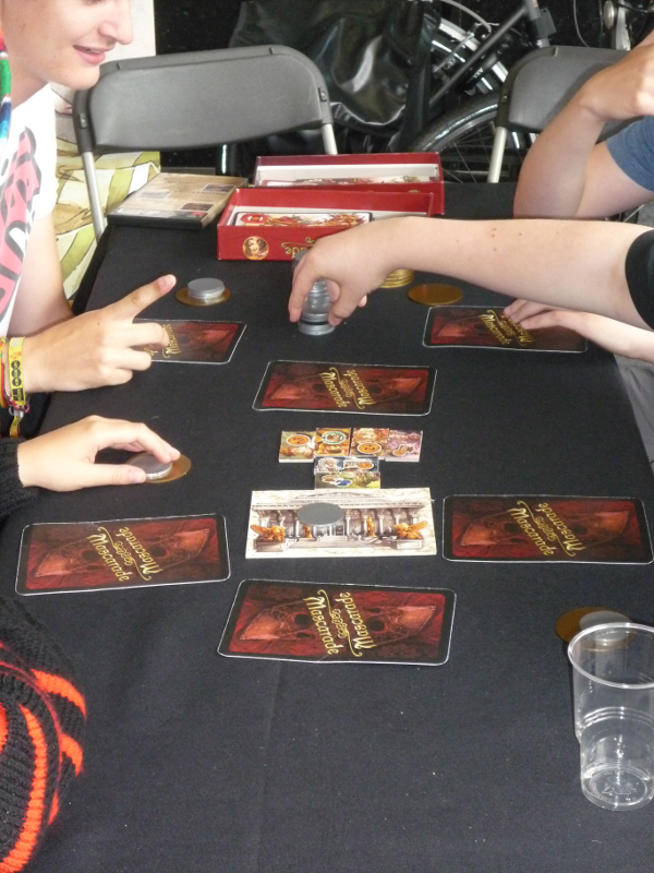 Repos Prod avec une verson géante de "Mascarade"