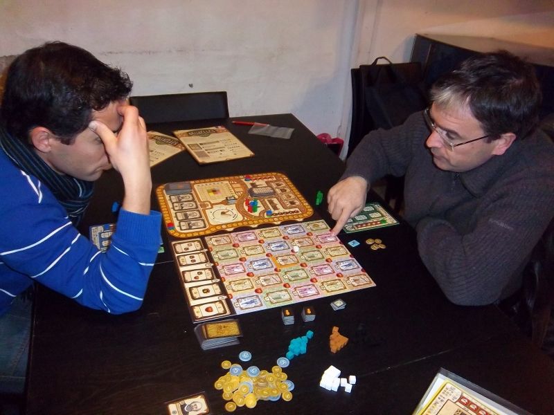 Et aux explications des règles, c'est à nouveau monsieur Cormyr qui s'y colle...devant un captain...captivé.