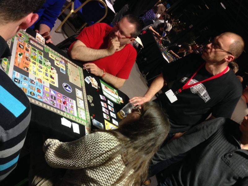 Cannes, the game avec à droite Etienne Espreman et la bière jamais loin ! ;)