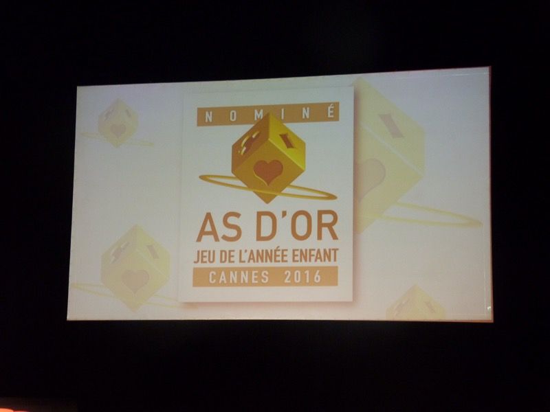Nous commençons la cérémonie par une présentation des jeux pour l'As d'Or enfant.