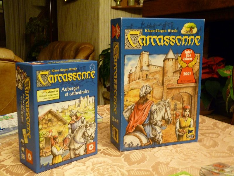 L'édition de base et la première extension en vf côte à côte