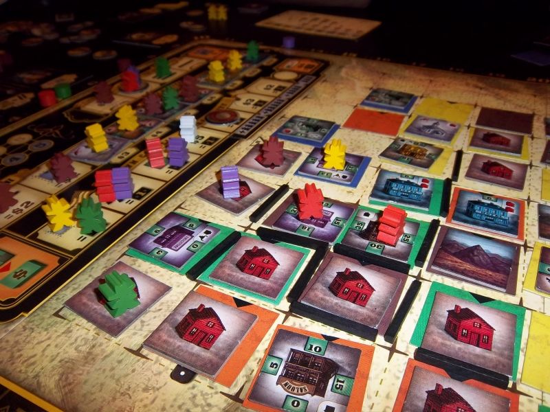 La ville de Carson se développe...et des bâtiments se font piller...