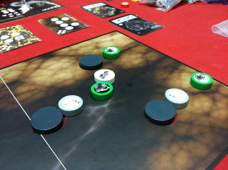 Le voleur en mauvaise posture... un faux pas, un combat engagé et le voici pris au piège au milieu sans plus pouvoir bénéficier de son second mouvement pour se replier.