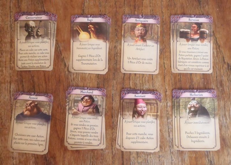 <FONT size="2pt">Des cartes donnant des avantages poncuels.</FONT>