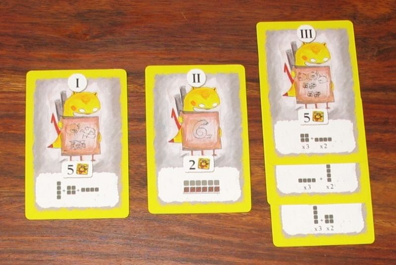Les cartes "épreuve" du jeu d'introduction, avec 3 possibilités pour le niveau III