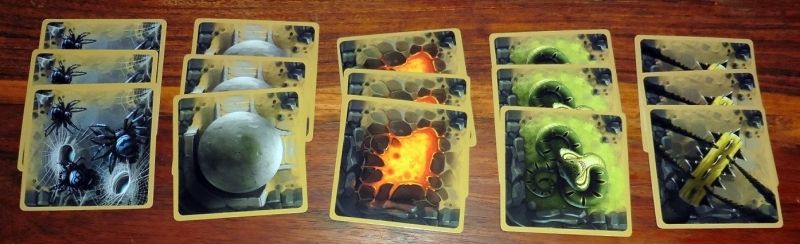 15 cartes Danger, 3 de chaque type...