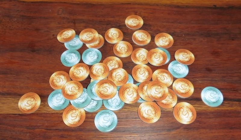 Que serait un jeu sans sa monnaie. Ici le cuivre vaut 1 quand l'argent vaudra 3 !