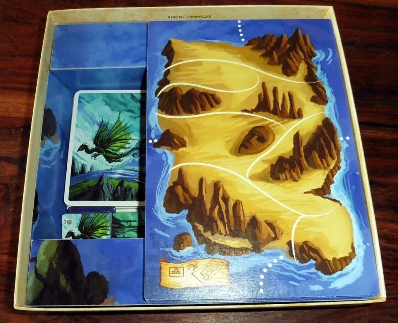 Les plateaux viennent bien se positionner au dessus du reste du matériel mais ils auraient pu être plus grands... ou la boite plus petite...