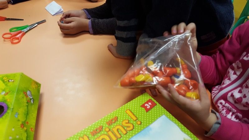 Oh les beaux lapins dans le sac... Attention je l'ouvre.