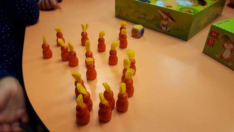 On appelle un grand pour compter tous les lapins et on arrive à 20 lapins.