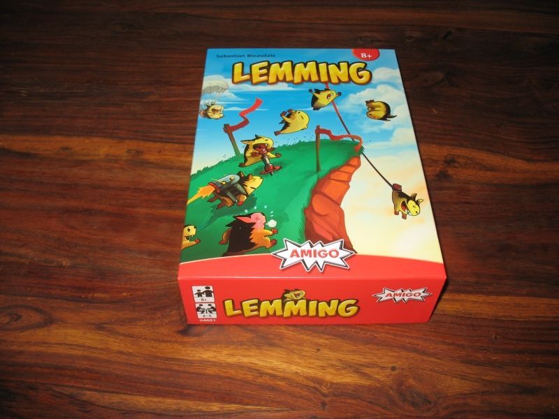 On voit bien le but du jeu ... sauter de la falaise !