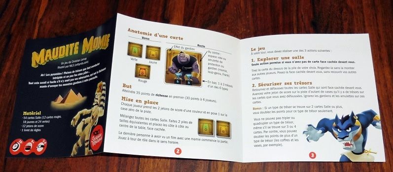 Un petit feuillet de règles se dépliant sur 6 petites pages de règles bien illustrées.