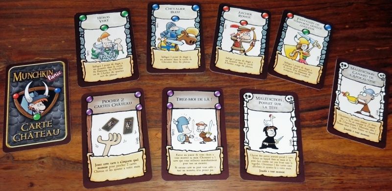 Les cartes château permettront d'attaquer les monstres dans les différentes zones (rouge, verte ou bleue) mais aussi à différentes distances et bien sur il y a les cartes spéciales !