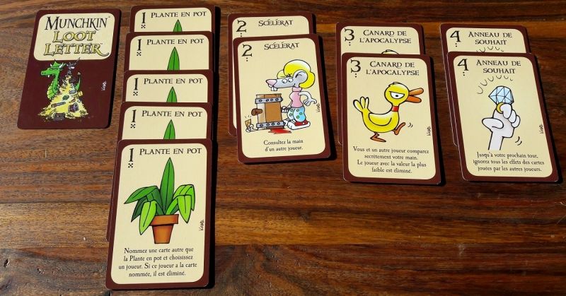 Les cartes les plus nombreuses et donc les moins fortes...