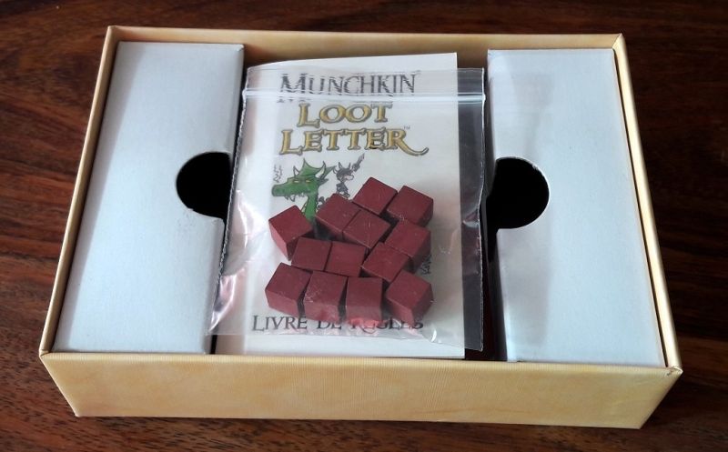 La boite à beau être petite, elle n'en reste pas moins trop grande :D