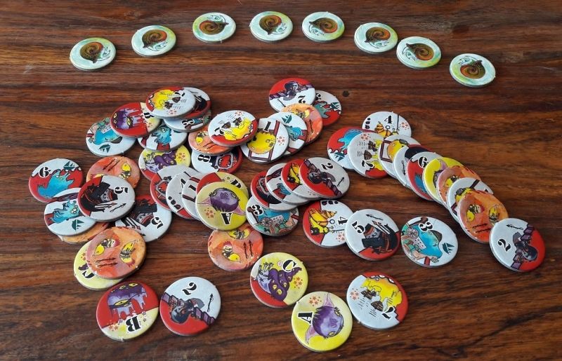 Les jetons qui serviront de parcours aléatoire, de marins, de mages, de mercenaires ou encore de pouvoirs pour les sorts :)