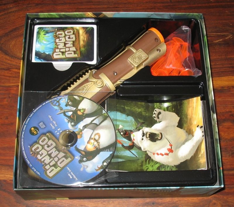 Pas de mensonge, on trouve bien un pistolet et un CD.