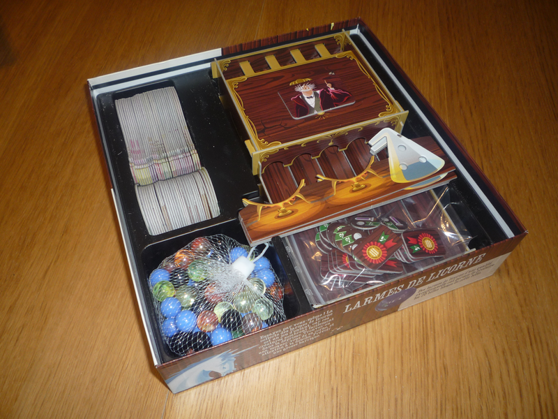 L'intérieur de la boite, une fois le matériel rangé