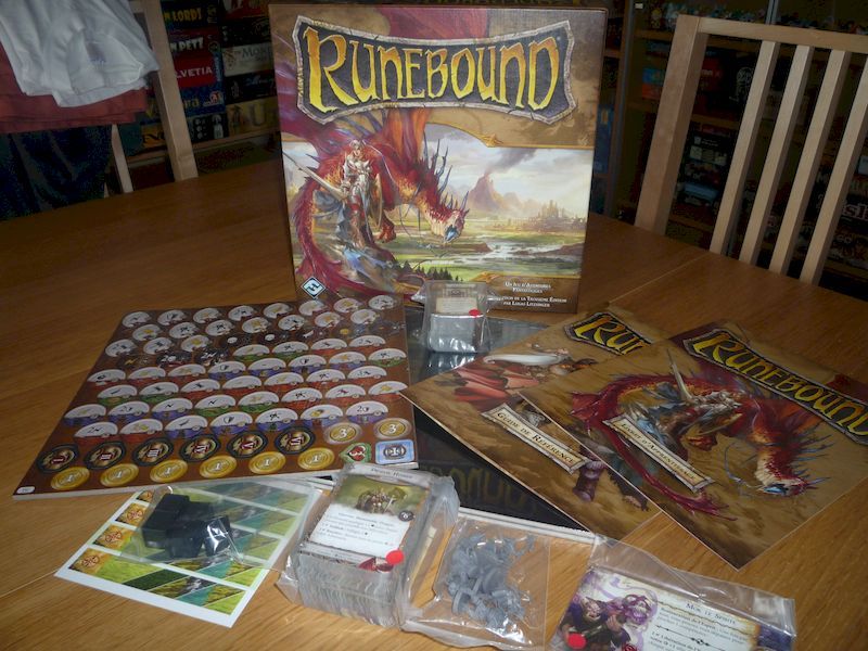 Punchboards, figurines et cartes, nous voilà fin prêt pour le 1er combat.