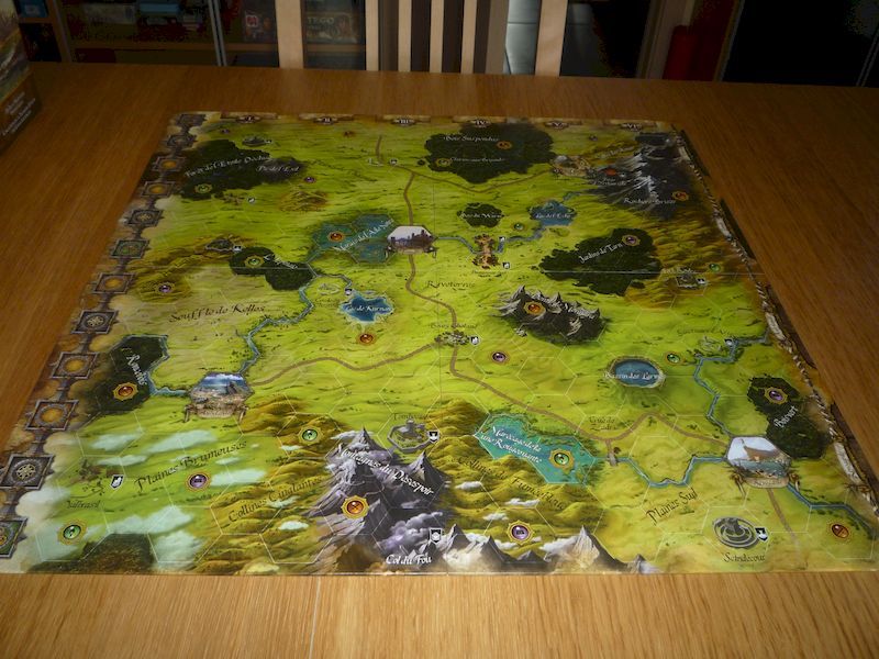 Un vue aérienne de Terrinoth avant de plonger dans l’aventure.