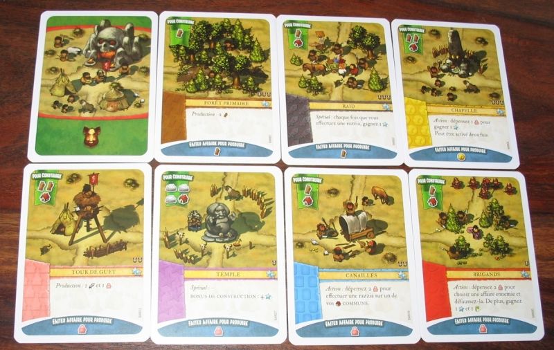 Y'a beaucoup d'infos et de textes sur chaque carte.