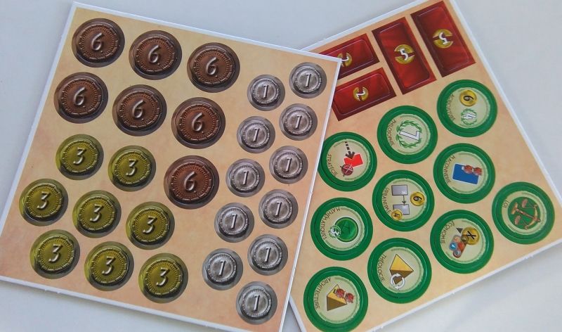 Pièces de 1, 3 et 6. Les jetons militaires (rouges) et les jetons progrès (verts)