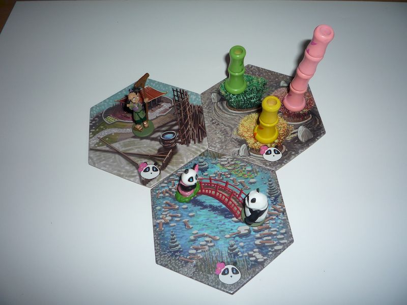 Quand Monsieur rencontre Madame sous la surveillance du jardinier.