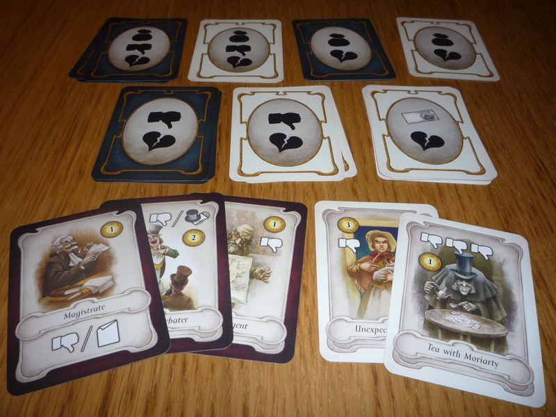 Les cartes centrales, en fonction de la compétition choisie pour la partie.