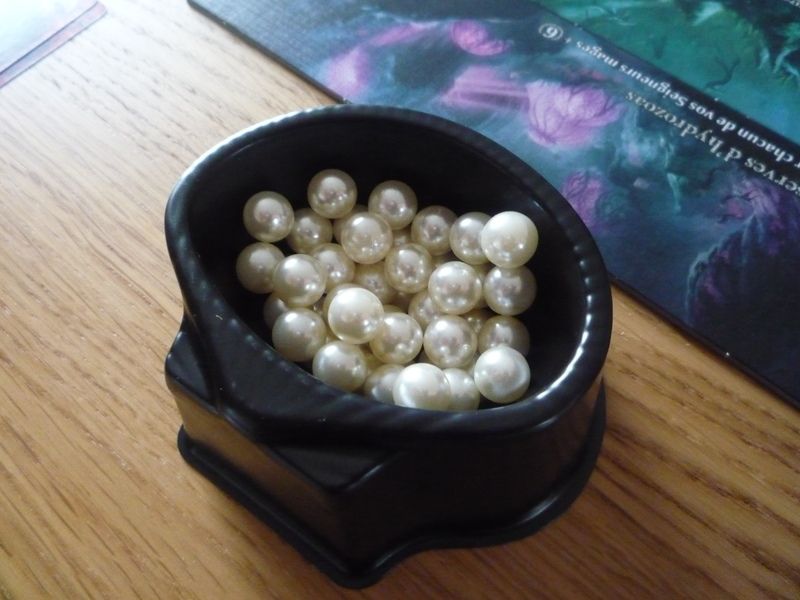 Les perles dans leur petit bol