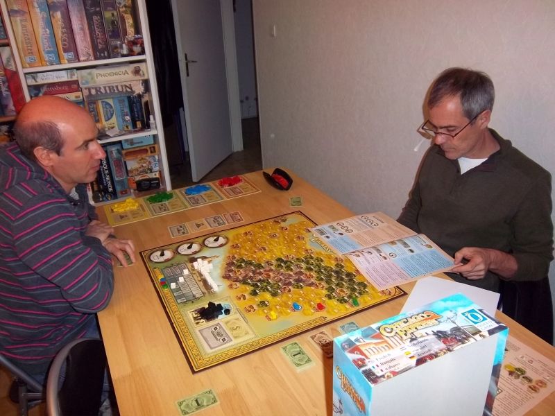 Rapide remise en mémoire des règles avant d'entamer la partie. A noter que monsieur Zhor à l'habitude d'y jouer sur son IPade.