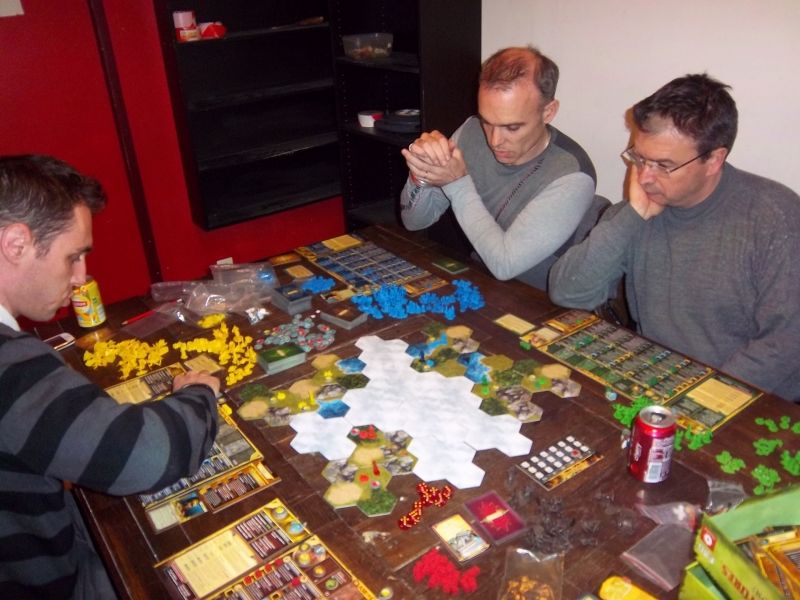 Un grec, un carthaginois, un indien et un perse qui prend une photo : La promesse d'une bonne partie.