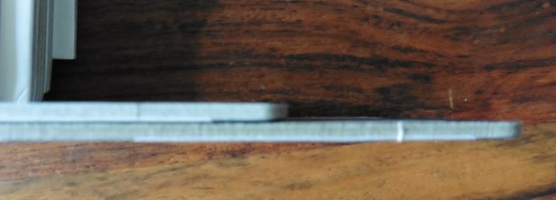 Pas de différence sur l'épaisseur des tuiles qui sont toujours d'excellente qualité !!!