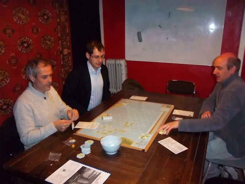 Messieurs Zhor, Luc et Tyrion, fins prêts pour partir à la conquête des îles de Pacifique. 