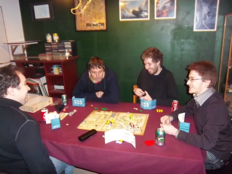 Comme toujours, ça joue dans la bonne humeur...monsieur Lau est toutefois un peu crispé, se demandant comment être efficace...