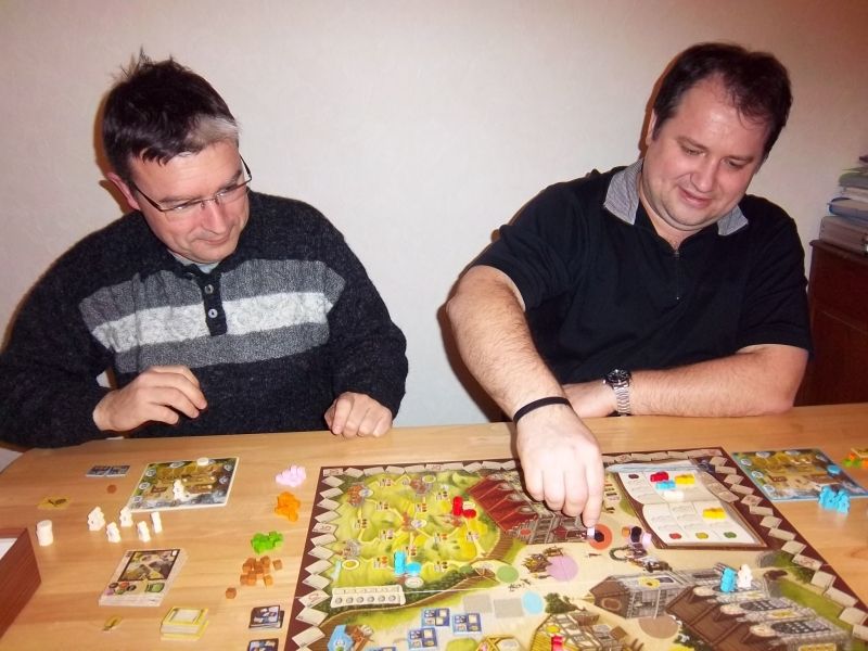 Monsieur Lilajax en action, sous l'oeil attentif de monsieur Cormyr...