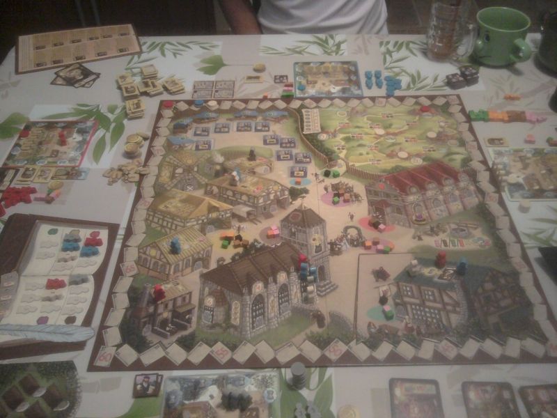 Début du 2ème tour, j'ai déjà 2 morts (gris) et d'ici la fin du jeu, une seule autre mort à déplorer