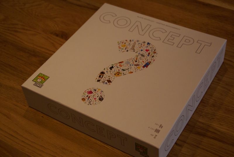 Une boite qu'on va trouver sous des sapins..."Concept !" Bravo !