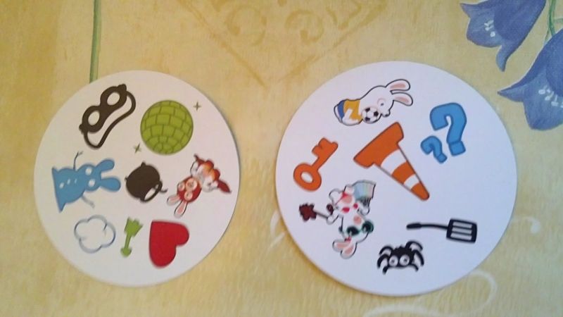 les fameuses cartes sans aucun symbole commun...