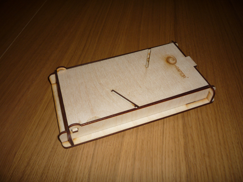 La tour rangée dans sa boîte