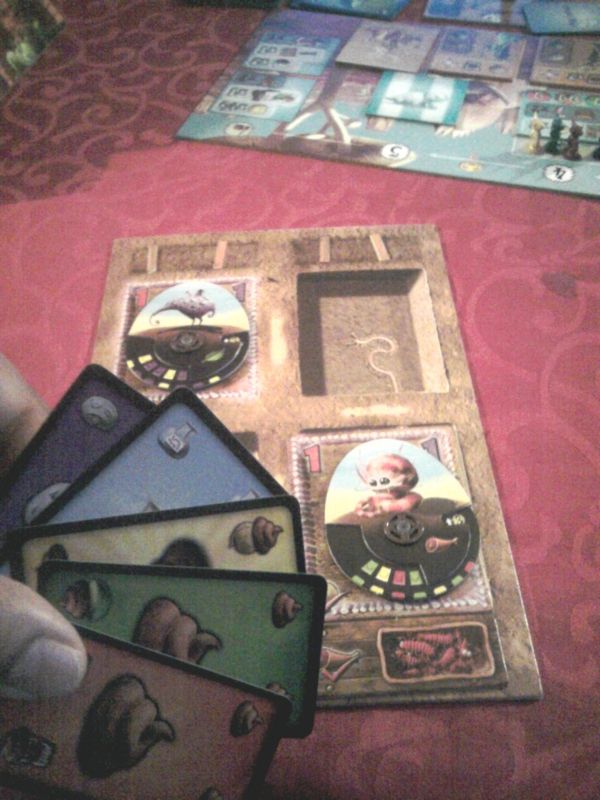 Bèèh, j'ai plein de crottes dans les mains !! Ca va chier des bulles au prochain tour je crains ...