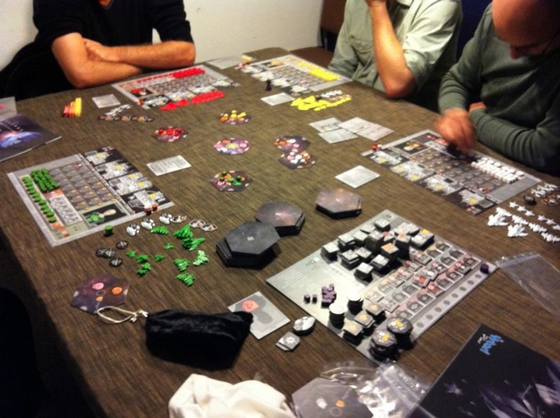 2. Aperçu de la table en début de partie : impressionnant...