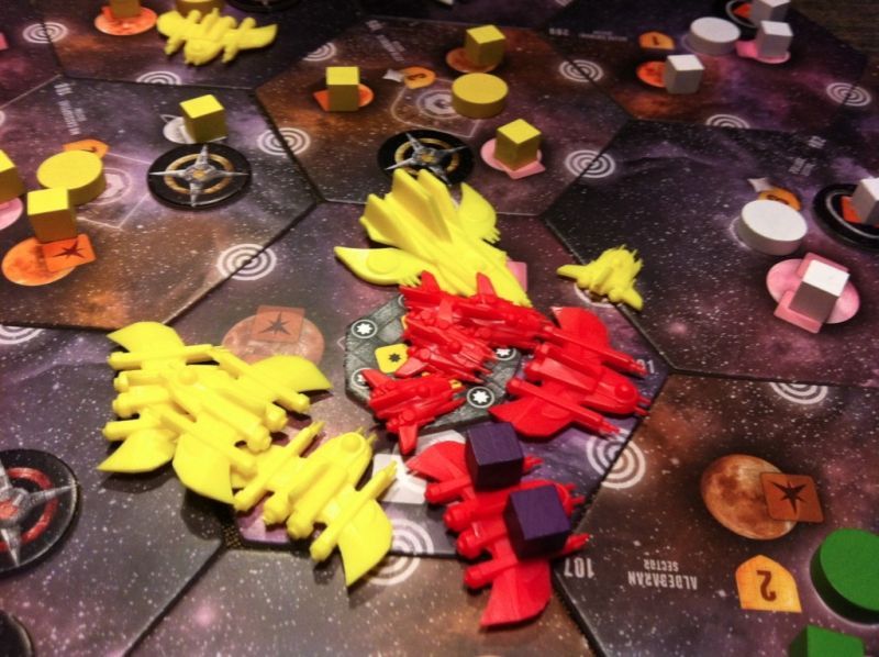 16. La bataille s'engage : déjà un croiseur de perdu pour Nico, seulement une frégate touchée côté Étienne