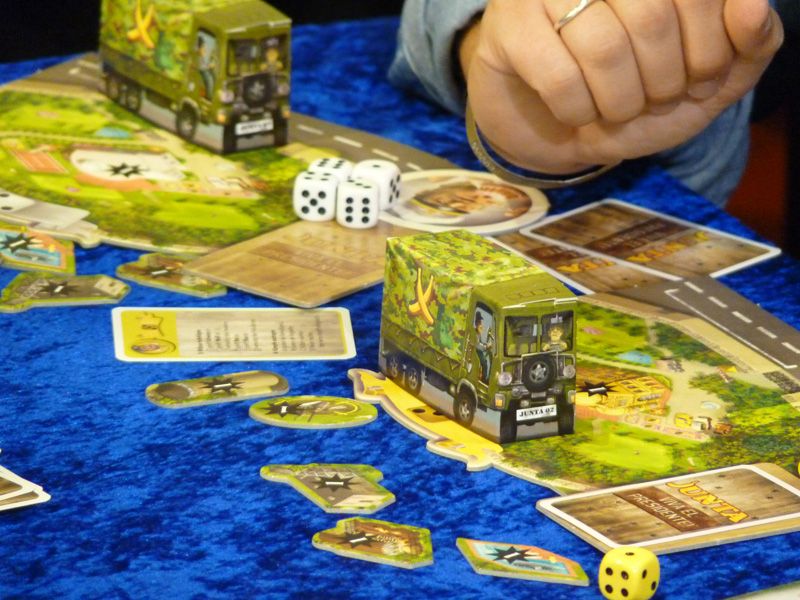 Junta: Viva el presidente